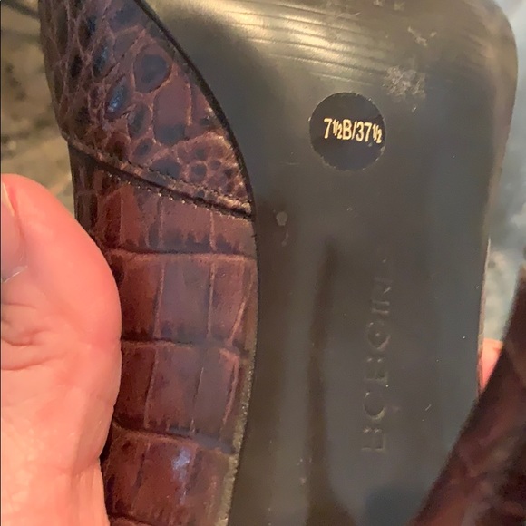 BCBG crock style stilettos - Picture 4 of 4